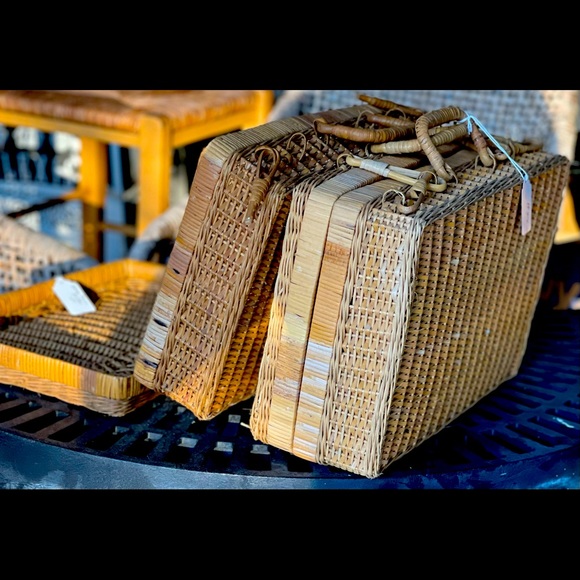 (1) Vintage Farmhouse Wicker 🧺 Picnic Baskets/Multi-use - Picture 5 of 7